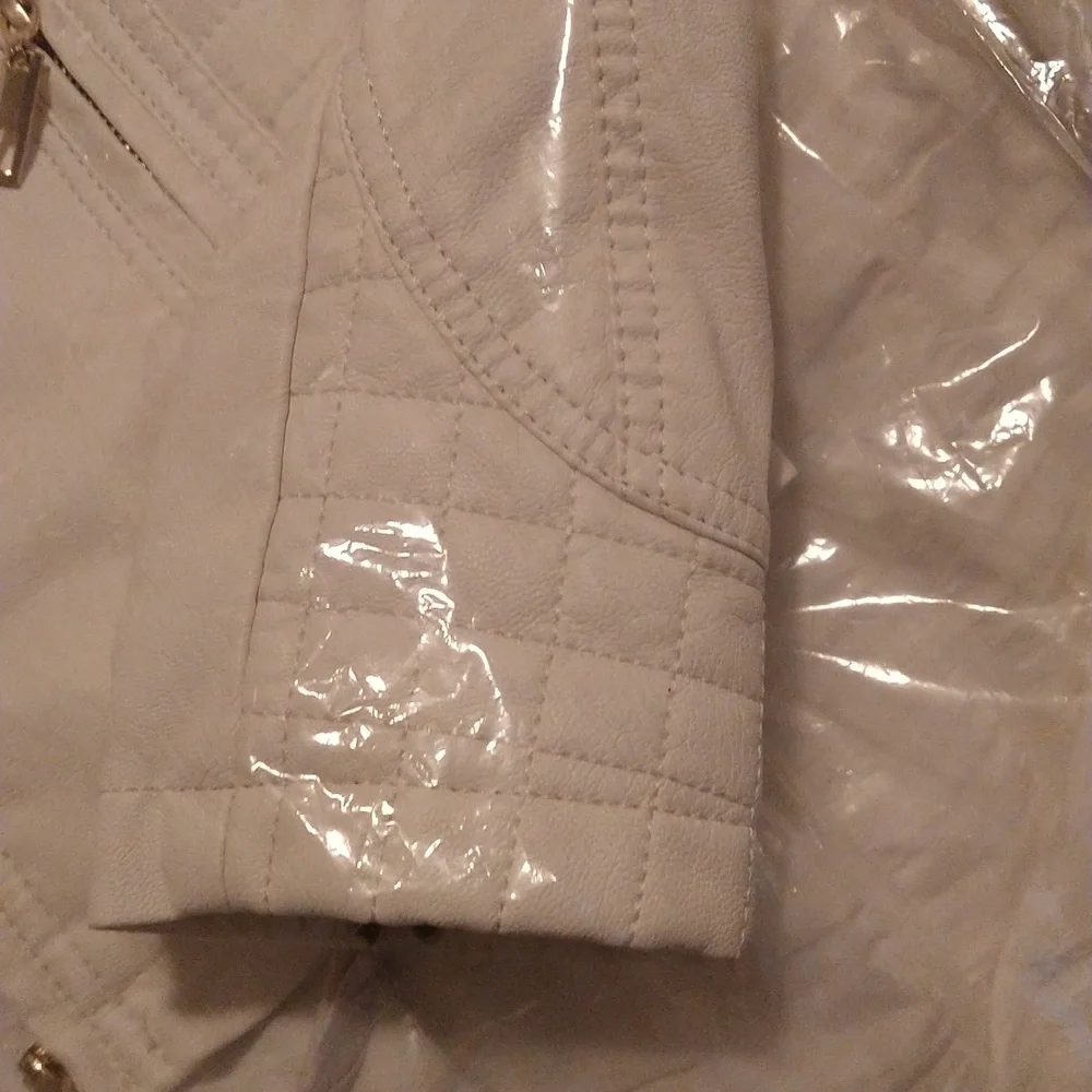 Jacket - Picture 4 of 16